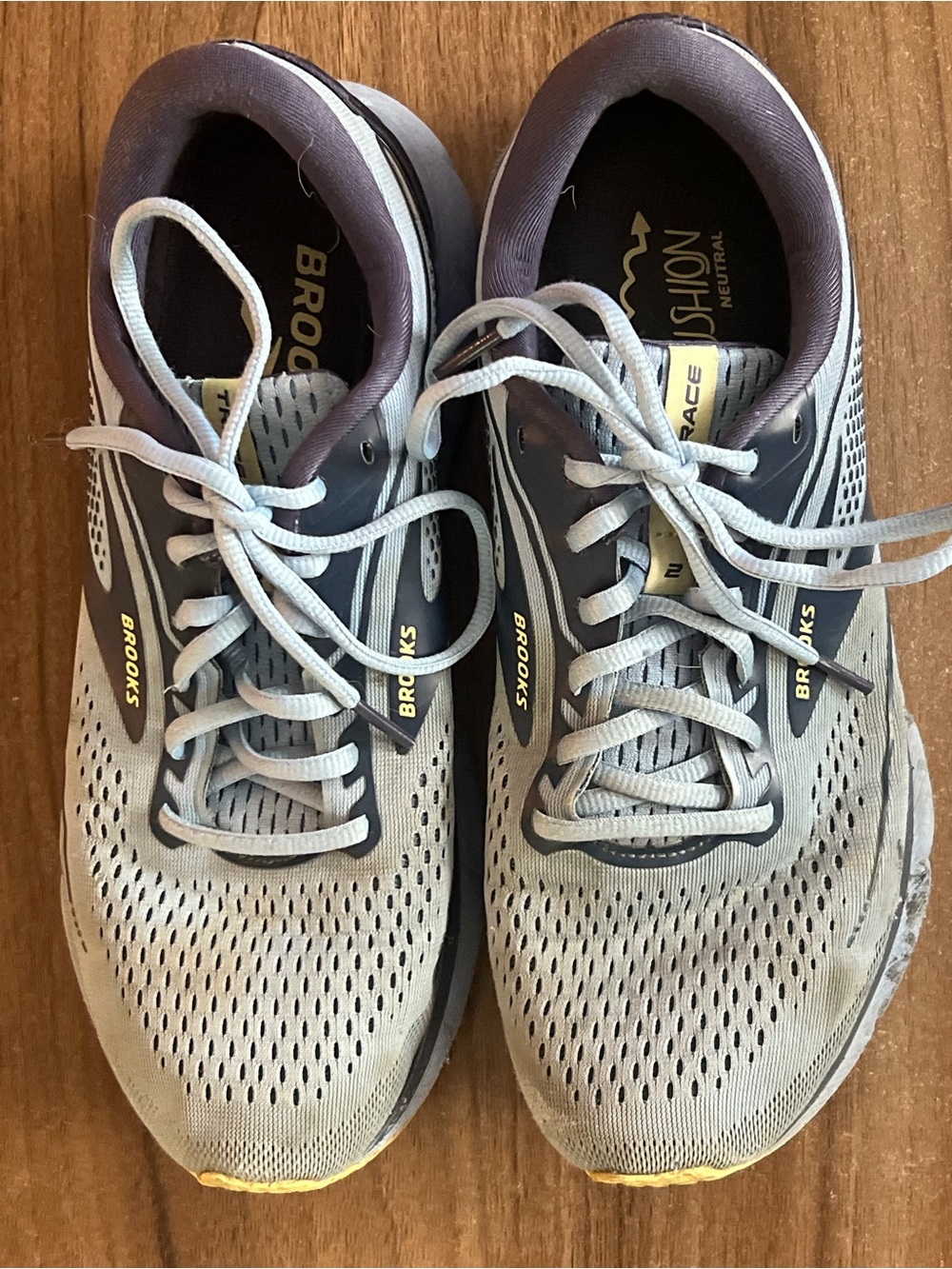 Brooks Women’s Neutral Running Shoes in Light Gray and Navy